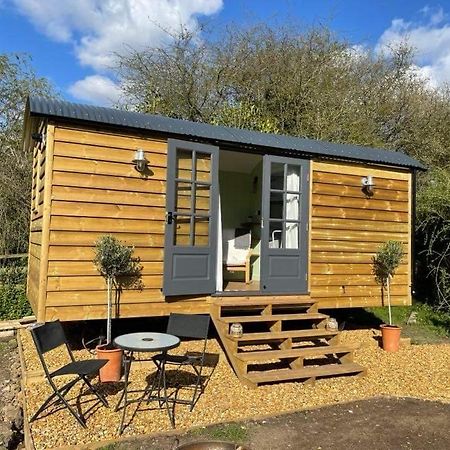 Hettie Luxury Shepherds Hut Semley Eksteriør bilde